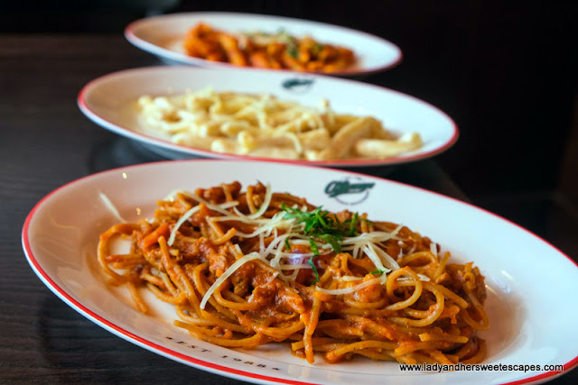 pasta dishes in O'Learys Dubai friday brunch