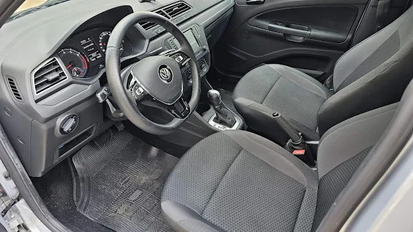 VW Voyage Automático 2021 - interior