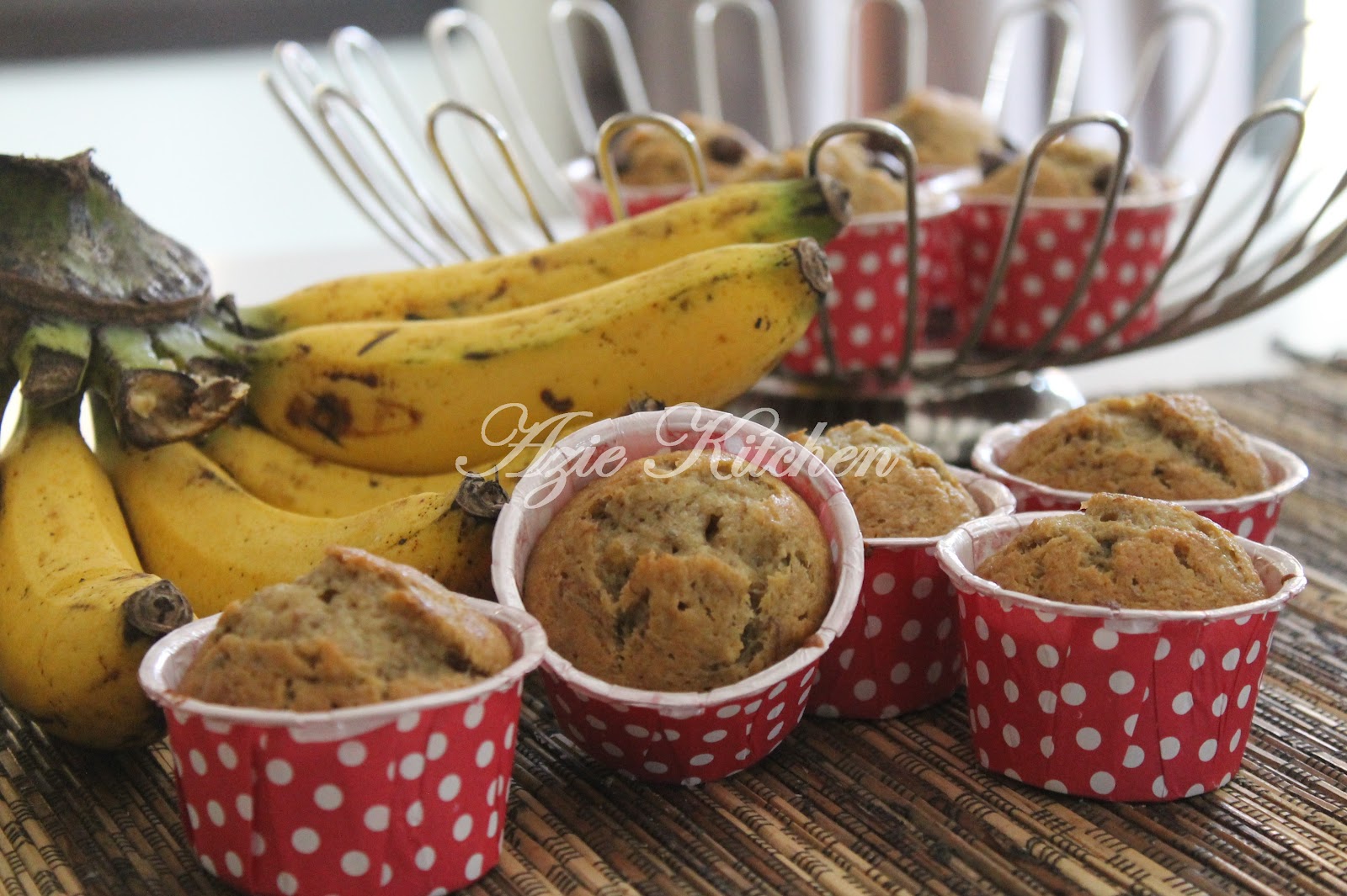 Super Moist Caramel Banana Cupcake - Azie Kitchen