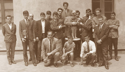 Algunos componentes del equipo del C.C. Sant Andreu en 1966