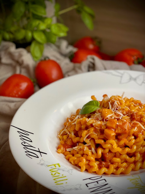 Fusilli lunghi all'amatriciana