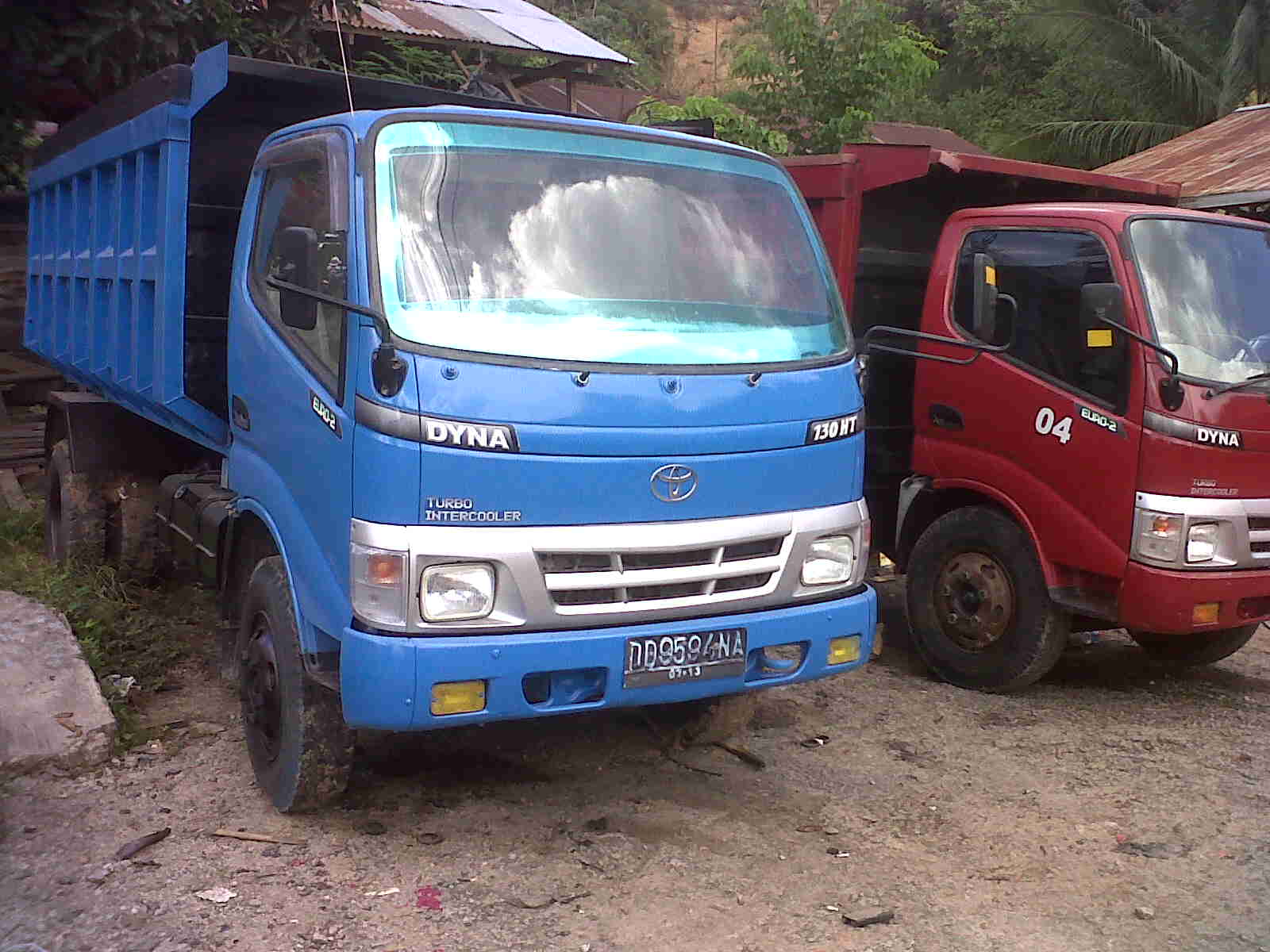 IKLAN BISNIS SAMARINDA Dijual Dump Truck Toyota Dyna 2008 2009