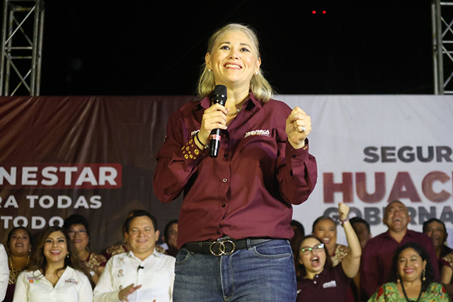 Verónica Camino en discurso en Tekit hablando de la coacción al voto