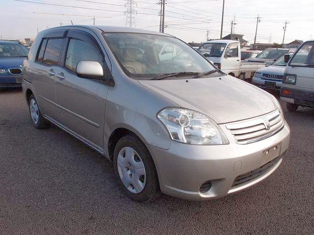 2003 Toyota Raum