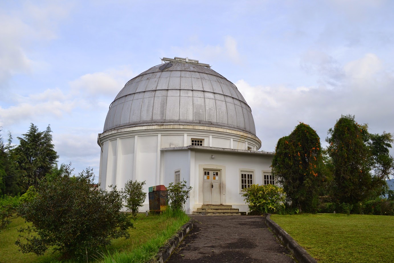 Observatorium Bosscha Bandung - Manjaw.com