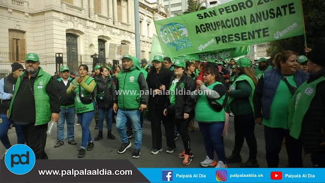 “Arriba los Salarios, Abajo la Reforma”