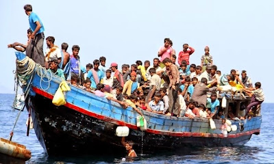 Foto Pengungsi Warga Rohingya di Lautan