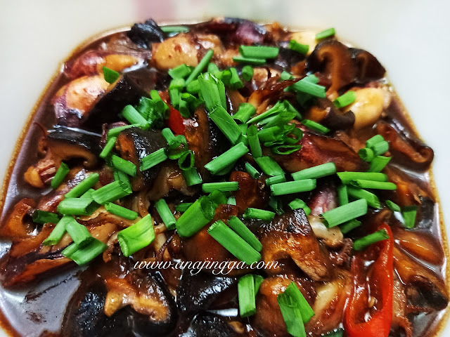 Resepi sotong masak lada hitam bersama cendawan shiitake