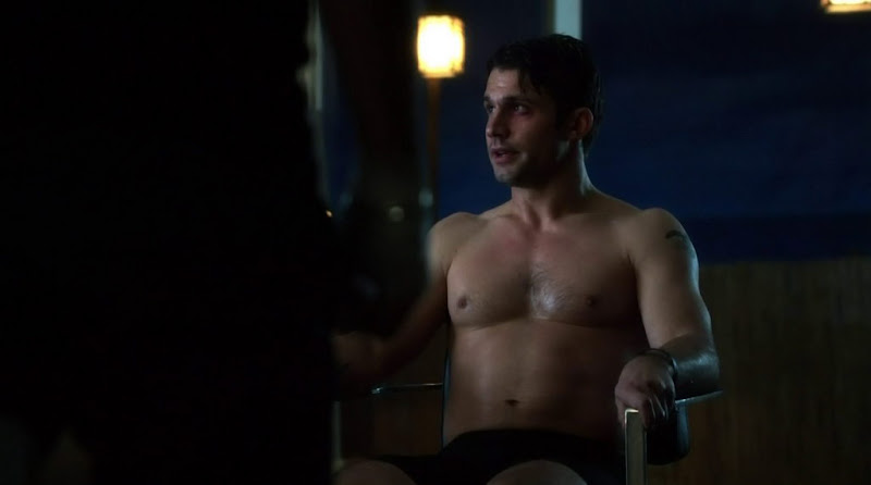 Dillon Casey Shirtless in Nikita s2e13