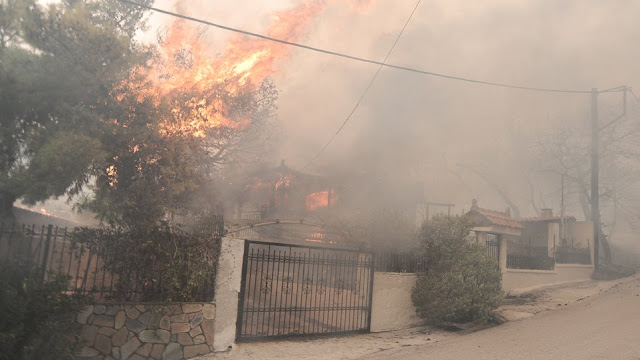 Κινέτα: Κόλαση φωτιάς – Εκκενώθηκαν τρεις οικισμοί!