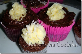 Cupcake de Chocolate com Morango1c