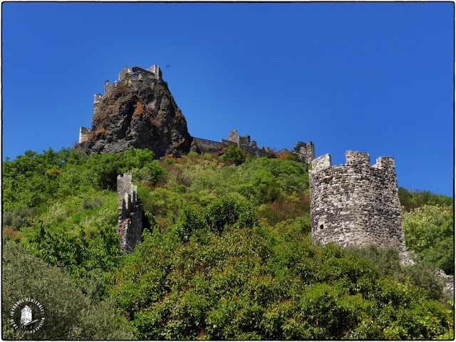 ROCHEMAURE (07) - Château-fort et village fortifié