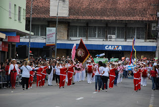 Banda da Escola Municipal Sakurá se apresenta no Desfile de 6 de Julho