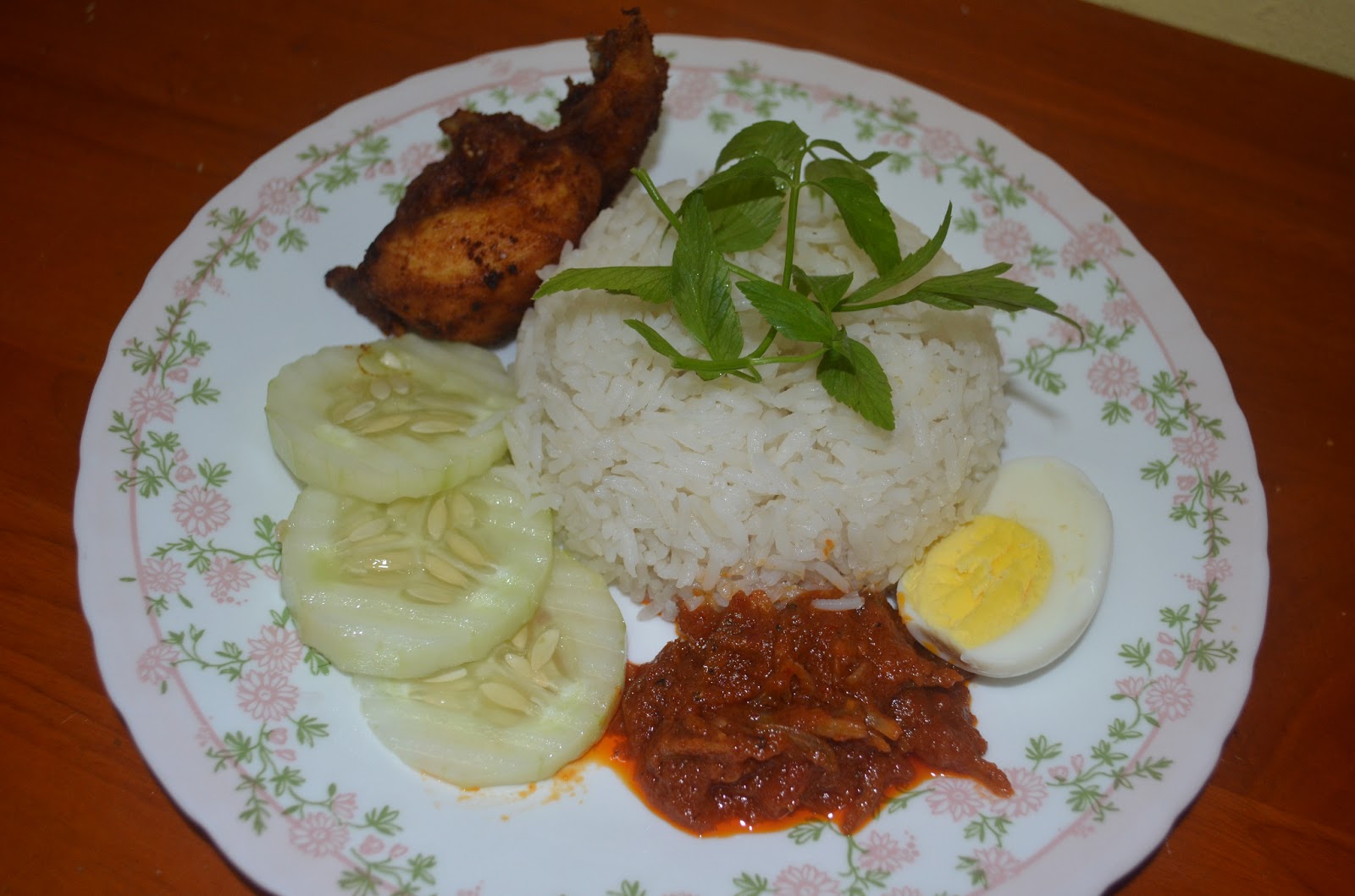 Cheq Da: Nasi Lemak Ayam goreng Berempah