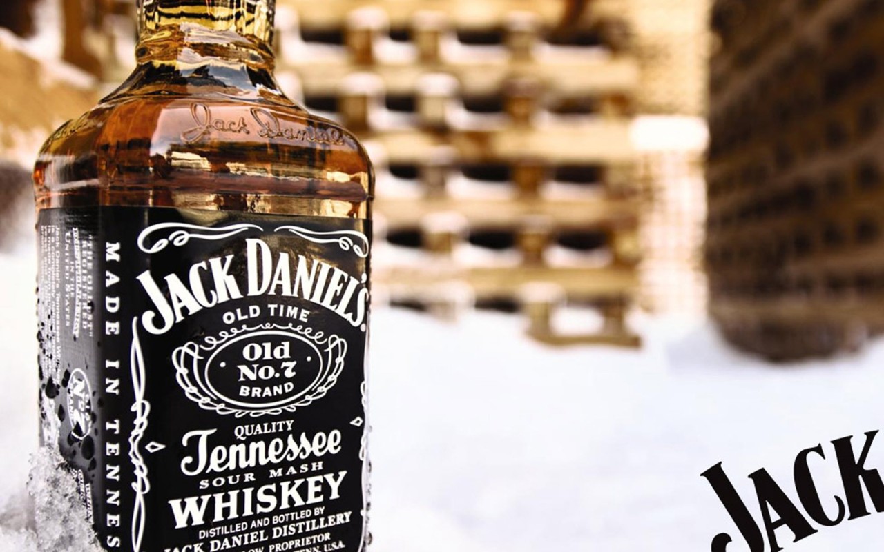 The Jack Daniel's site welcomes visitors from all around the World ...