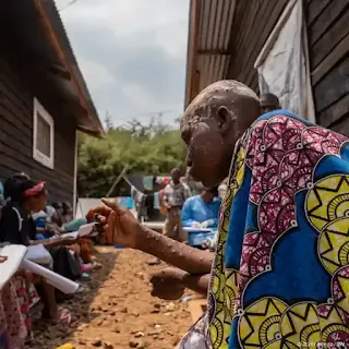 Emirados Árabes enviam vacinas contra Mpox para a África