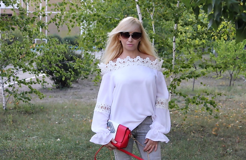 DRESSLILY Haul: Off the Shoulder Blouse. Блуза с открытыми плечами, декорированная кружевом.