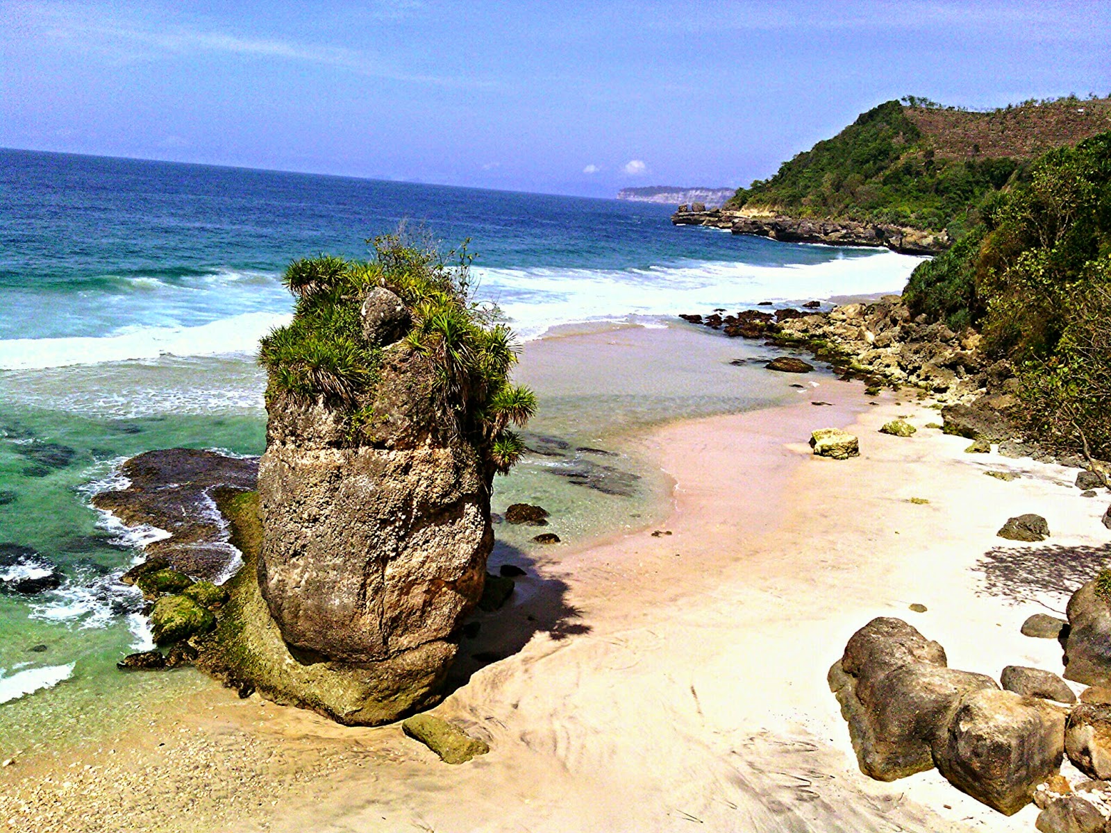 5 Pantai Wisata Di Tulungagung Yang Indah Untuk Dikunjungi