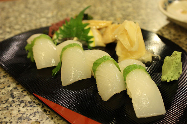 101 เมนูซูชิ ซูชิหน้าปลาหมึก (Ika Nigiri)