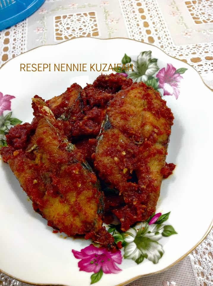 RESEPI NENNIE KHUZAIFAH: Sambal tumis ikan tenggiri