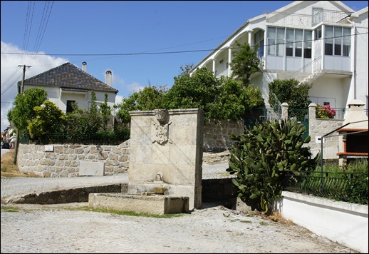 Glória Ishizaka - Vila do Touro - fonte