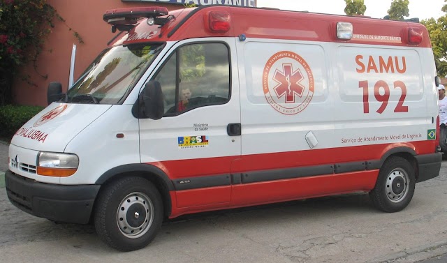 Prefeito Elmo comemora novas ambulâncias para cidade de Irecê