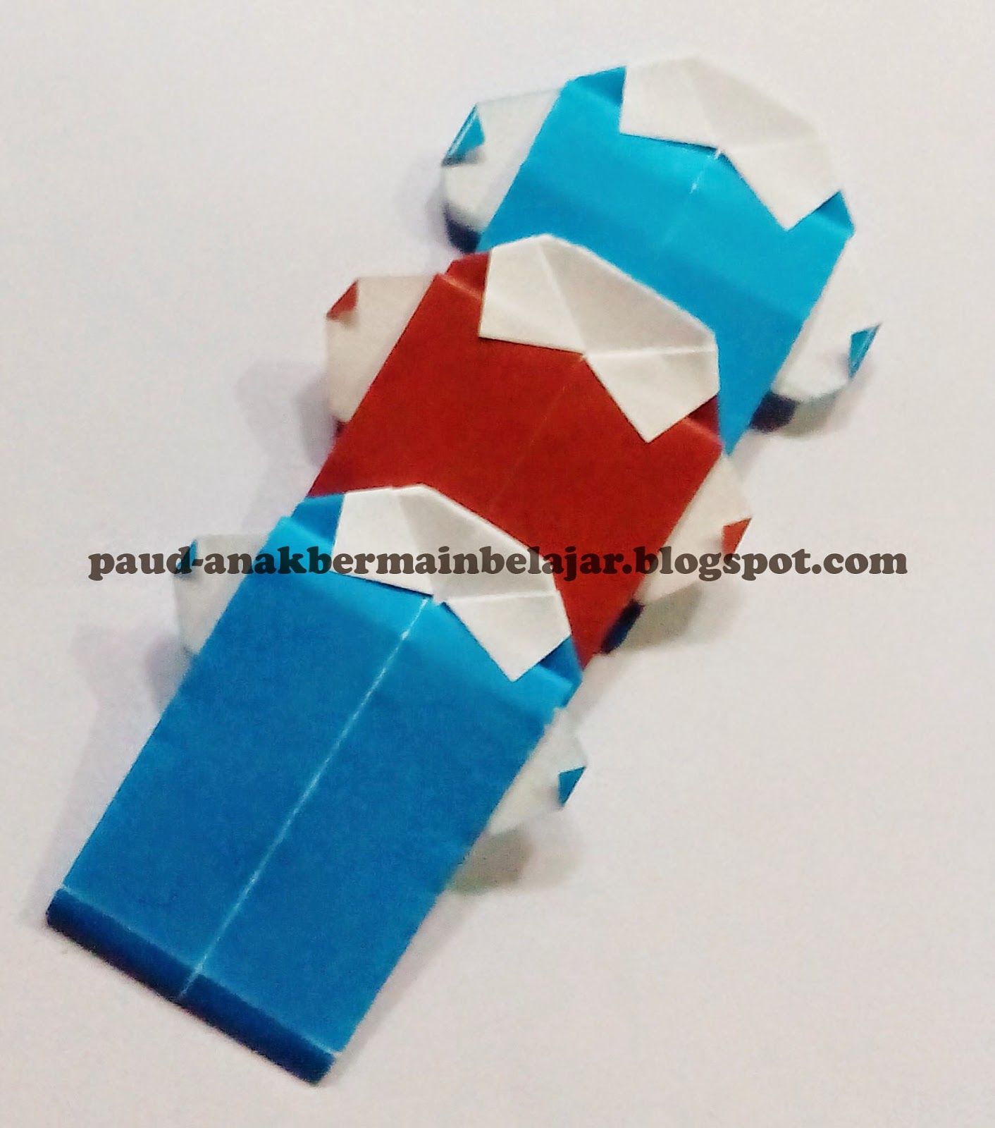  Gambar  Kreasi Berbentuk Belimbing Berbahan Kertas Origami 