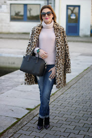 zara leopard coat, leopard faux fur coat, pink sweater, givenchy antigona bag, fashion and cookies, fashion blogger