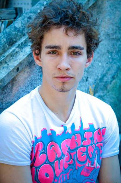 Robert Sheehan Profile Pics Dp Images