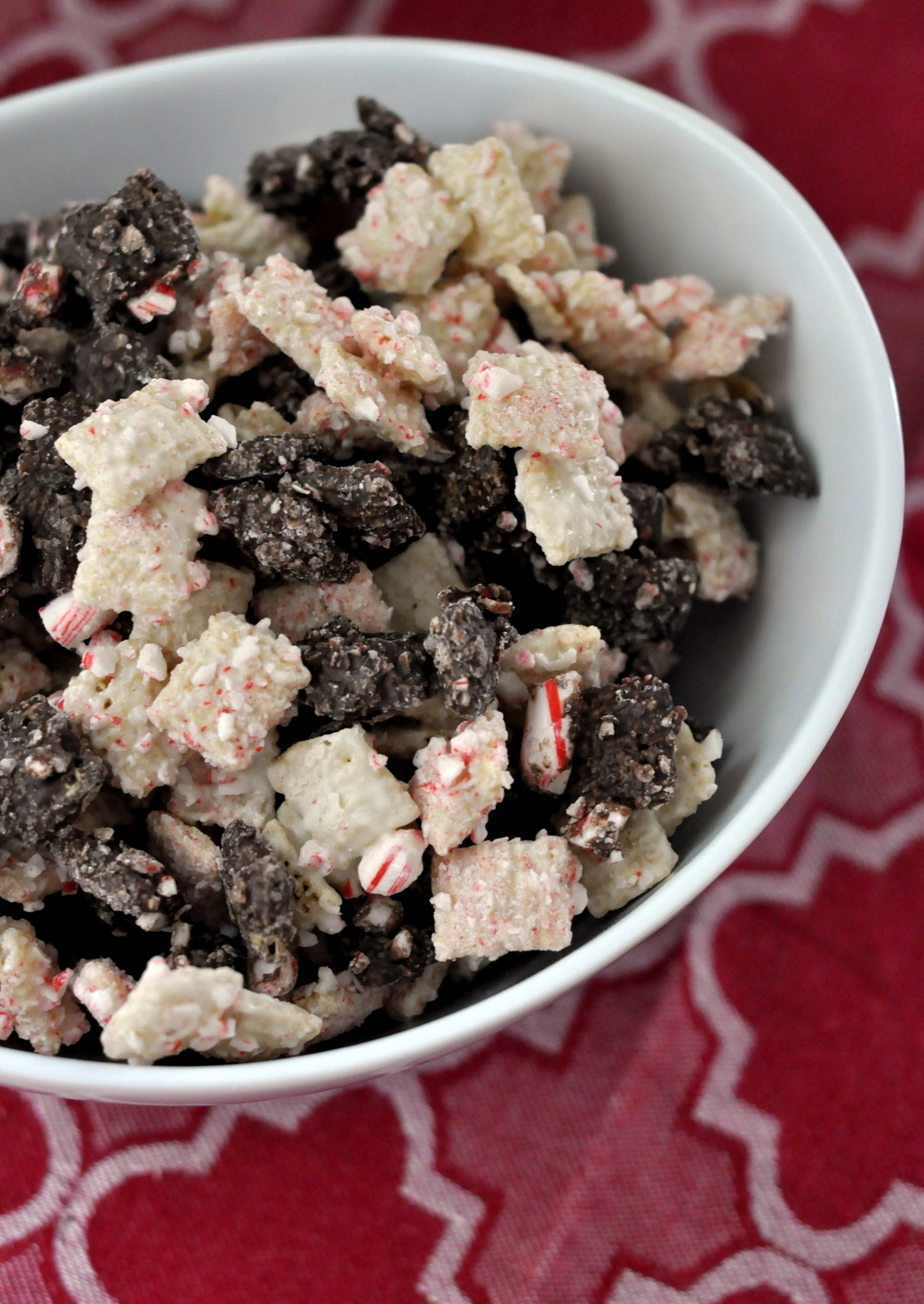 Peppermint Bark Puppy Chow | Taste As You Go