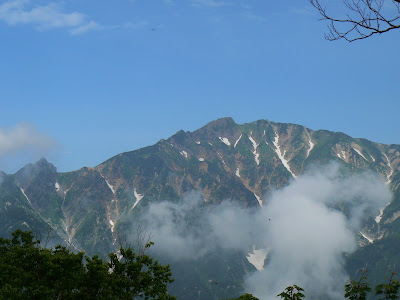 唐松岳と左端に大黒岳。