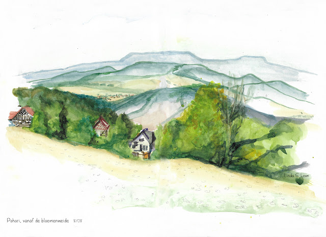 Pohori (CZ) seen from a meadow of white flowers - sketched on location in watercolor by Linda S. Leon for https://tussendelijntjes.blogspot.com/