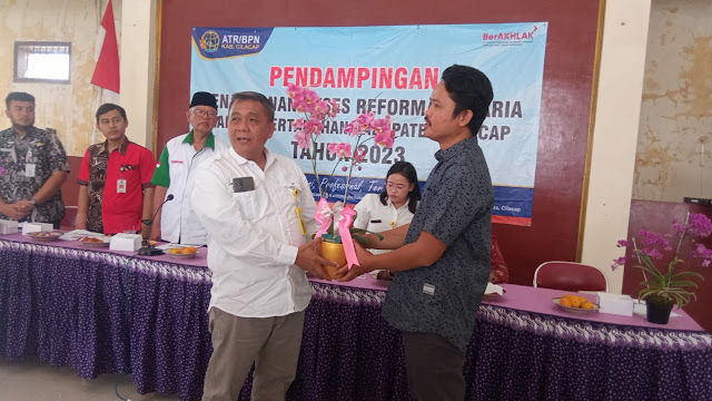 Warga Desa Menganti Antusias Ikuti Pelatihan Budidaya Anggrek Yang Diselenggarakan BPN Cilacap 