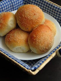 Pandesal, Pan De sal