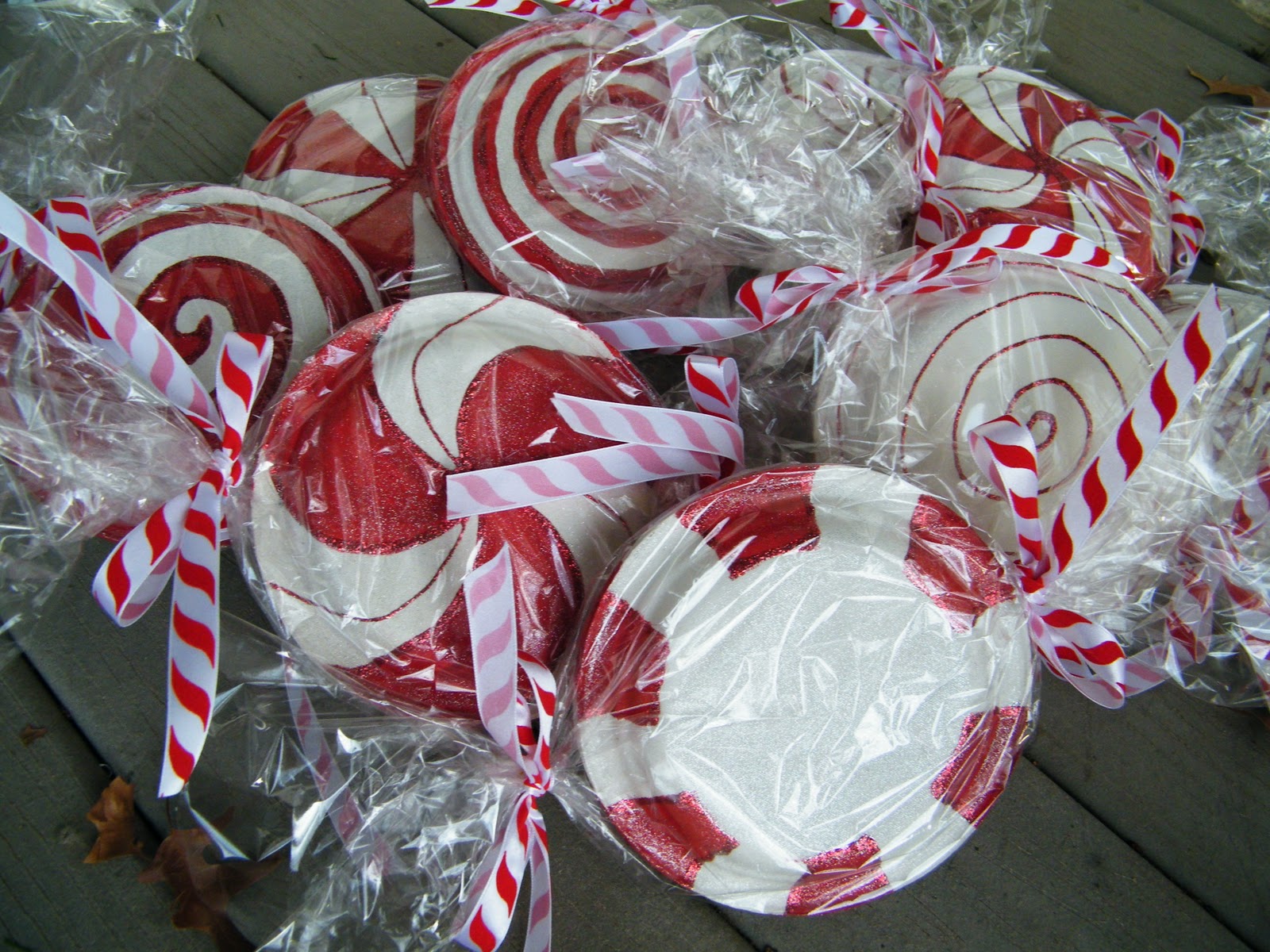 amy d randomly me paper  plate  peppermint candy tutorial 