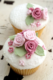 Chic vintage frosting Icing Bliss:  cupcake Vintage Cupcakes