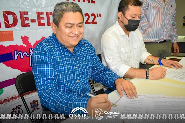 *Firma  Convenio de colaboración Instituto Guerrerense del Emprendedor y Gobierno de Coyuca 
