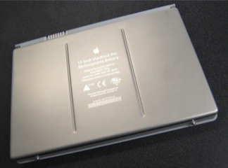 andoru_macbook_pro_13_removedbattery.o0YdFmlMy1yc.jpg