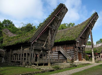 "Leezheek": Filosofi Tongkonan (Rumah adat Toraja)