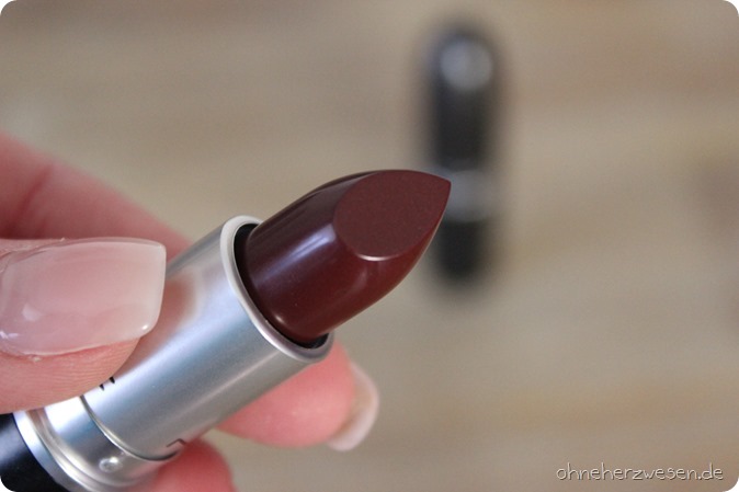 MAC Cosmetics Kosmetik Lippenstift Eyeshadow Lidschatten Kajal Kohl Power Eye Pencil Lipstick Dark Desires LE Limited Edition Revie Haul Swatch Test Einkauf Boyfriend Stealer Heavy Petting Deutsch 5