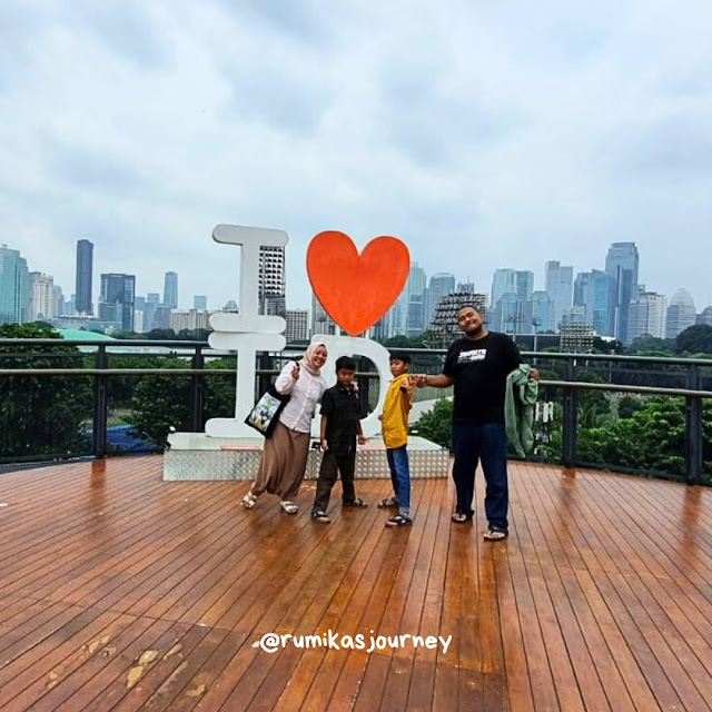 skywalk-senayan-park-spark-jakarta