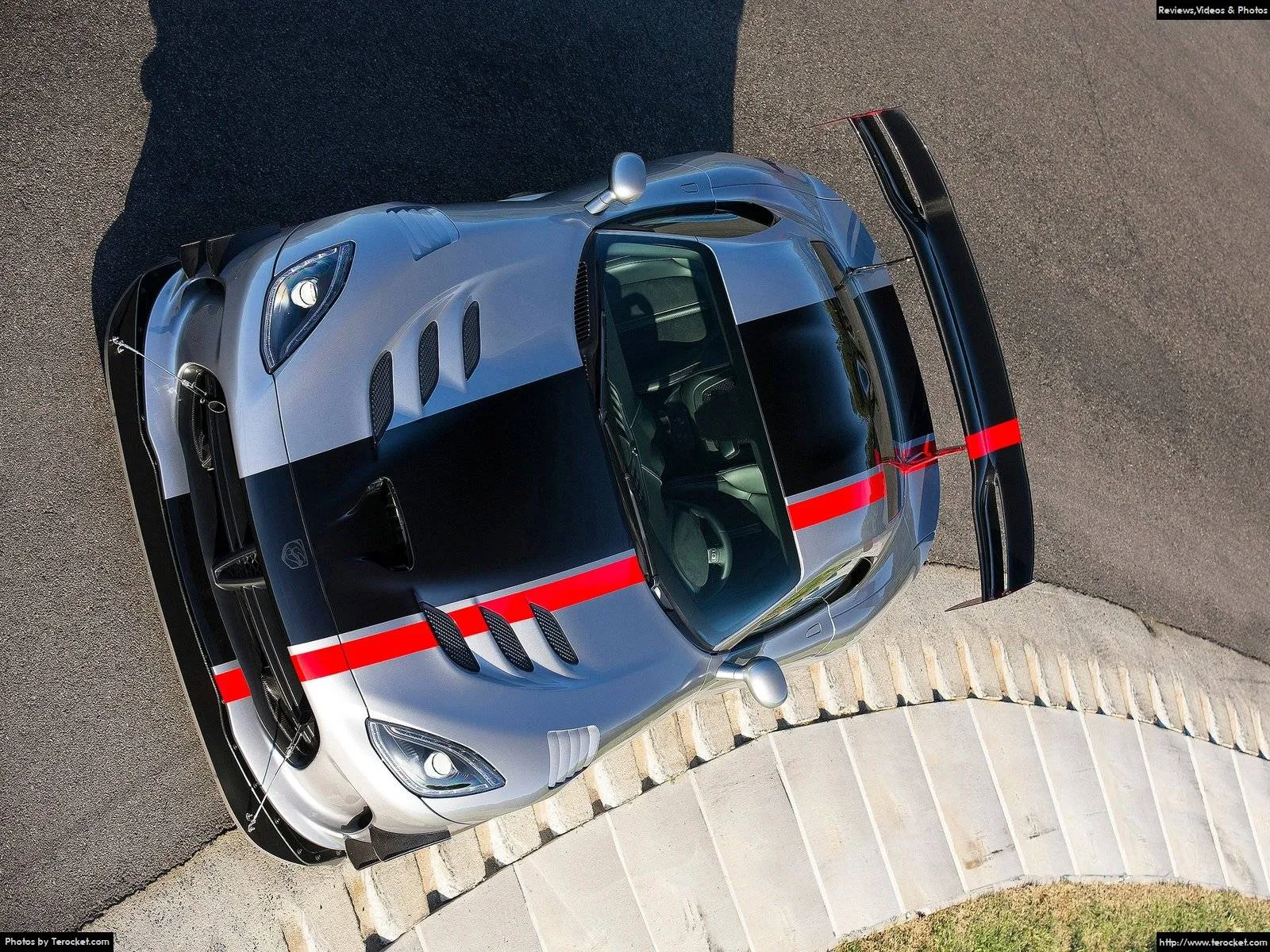 Hình ảnh siêu xe Dodge Viper ACR 2016 & nội ngoại thất
