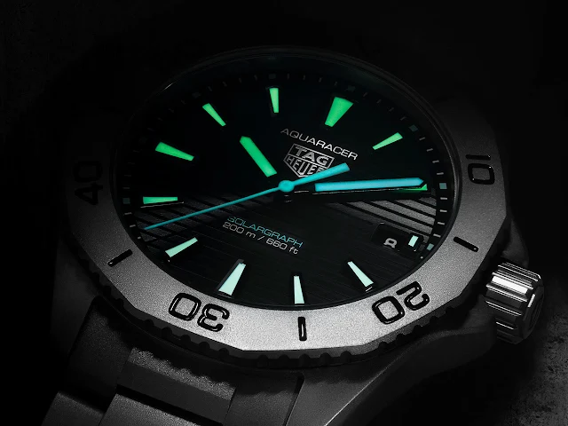 TAG Heuer Aquaracer Professional 200 Solargraph