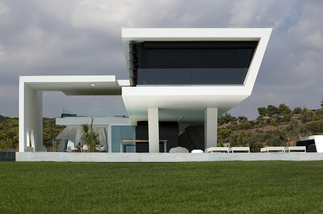 Picture of modern home as seen from the lawn