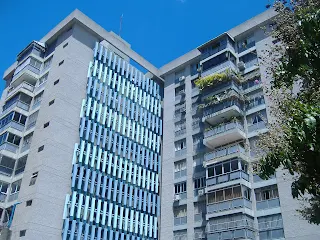 Mi Propiedad esta en manos de profesionales ...que se encarga de todo el proceso vender y comprar mis inversiones.. Realiza lo siguiente:  - Reserva del inmueble - Cancela Condominio atrasado - Cancela el Derecho de Frente - Cancela solvencia de aseo - Solvencia de Hidrocapital - Cancela la forma 33 al Seniat en los Banco correspondiente  Milagros Fernández Gerencia de Negocios    Asesor de Inversión-Inmobiliario Certificado  Telf. 0212.4223247 - 04123605721 - 04165756318