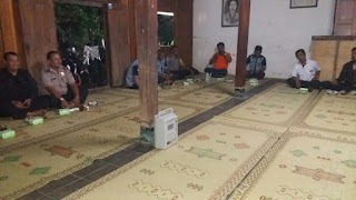 Bhabinkamtibmas Polsek Kotagede Hadiri Rapat Rutin FKPM Seroja