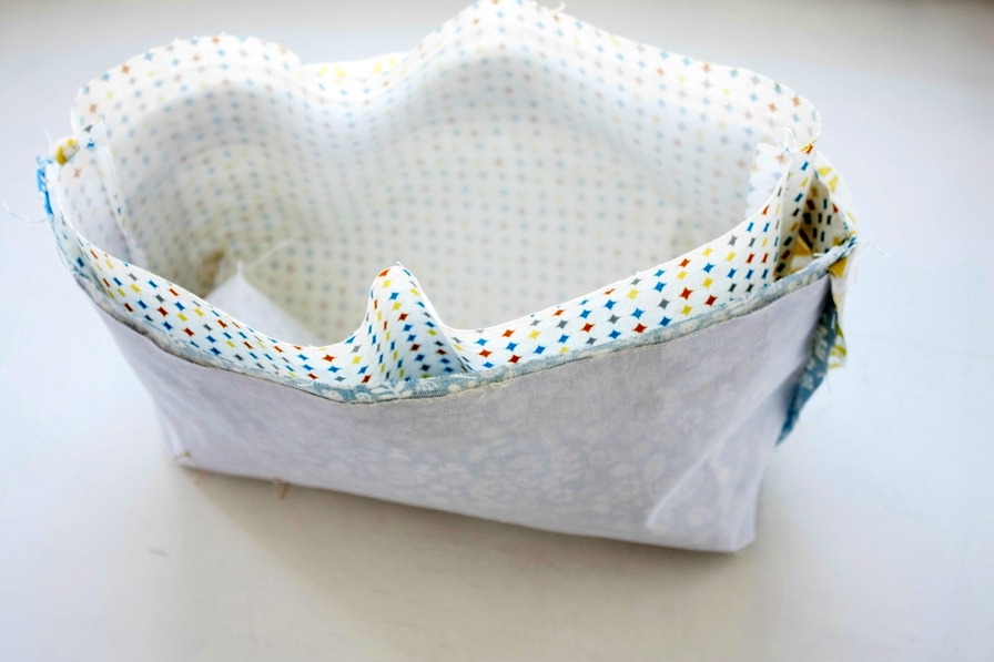 Cosmetic Bag with a frame. Tutorial.