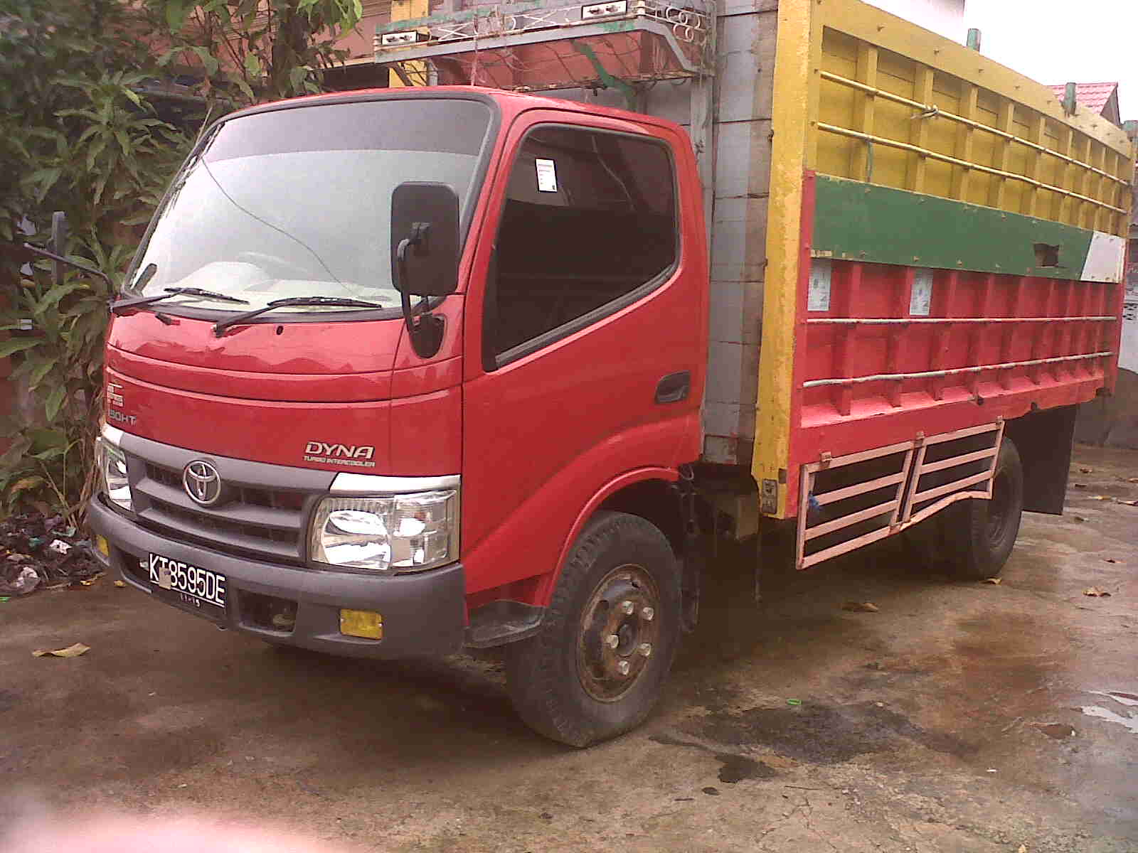 IKLAN BISNIS SAMARINDA Dijual Truck Toyota Dyna 2010 Bak Kayu Siap