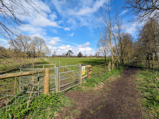 Turn left at the gate, still on Wheathampstead footpath 41