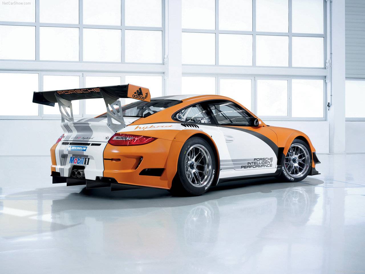 Porsche 911 GT3 R Hybrid 2011